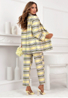 Material Hose w kratę z paskiem Her Decision Puderrosa