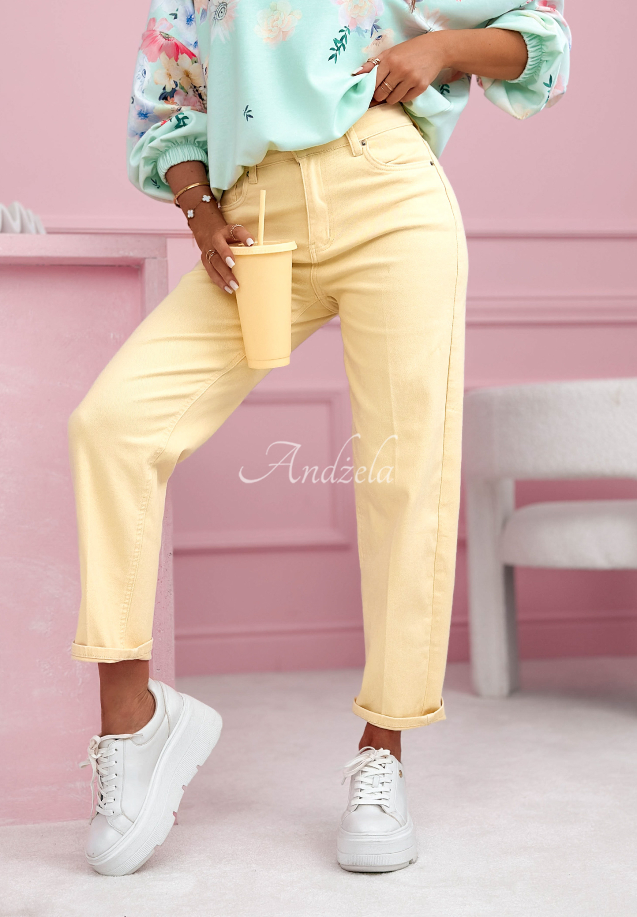 Mom-Jeans mit Bügelfalte Daphne Gelb