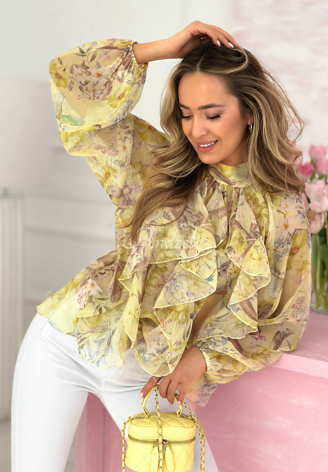 Geblümte Bluse mit Bindeband und Rüschen Blooms On You Gelb