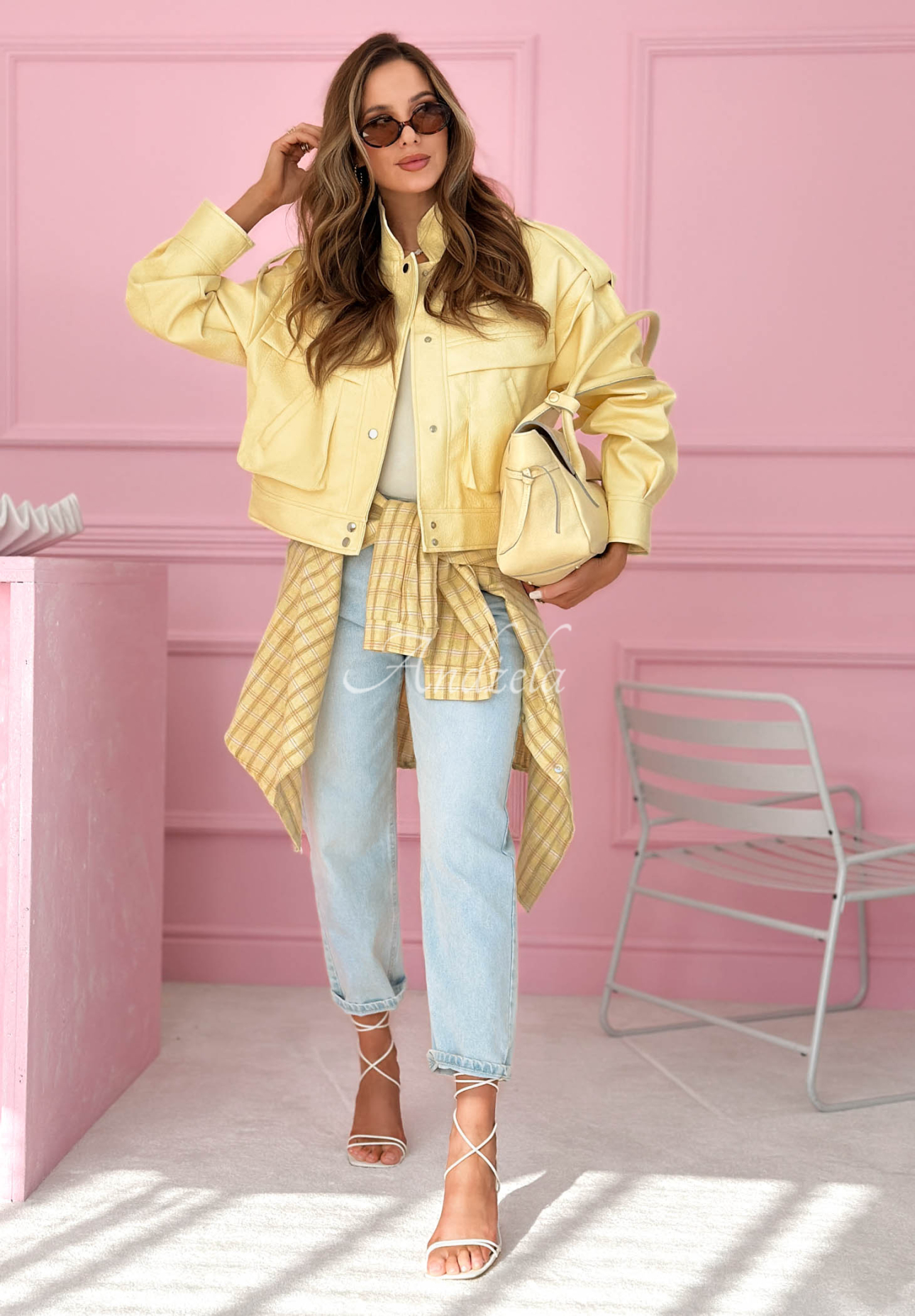 Short leather jacket with Jolie collar, yellow