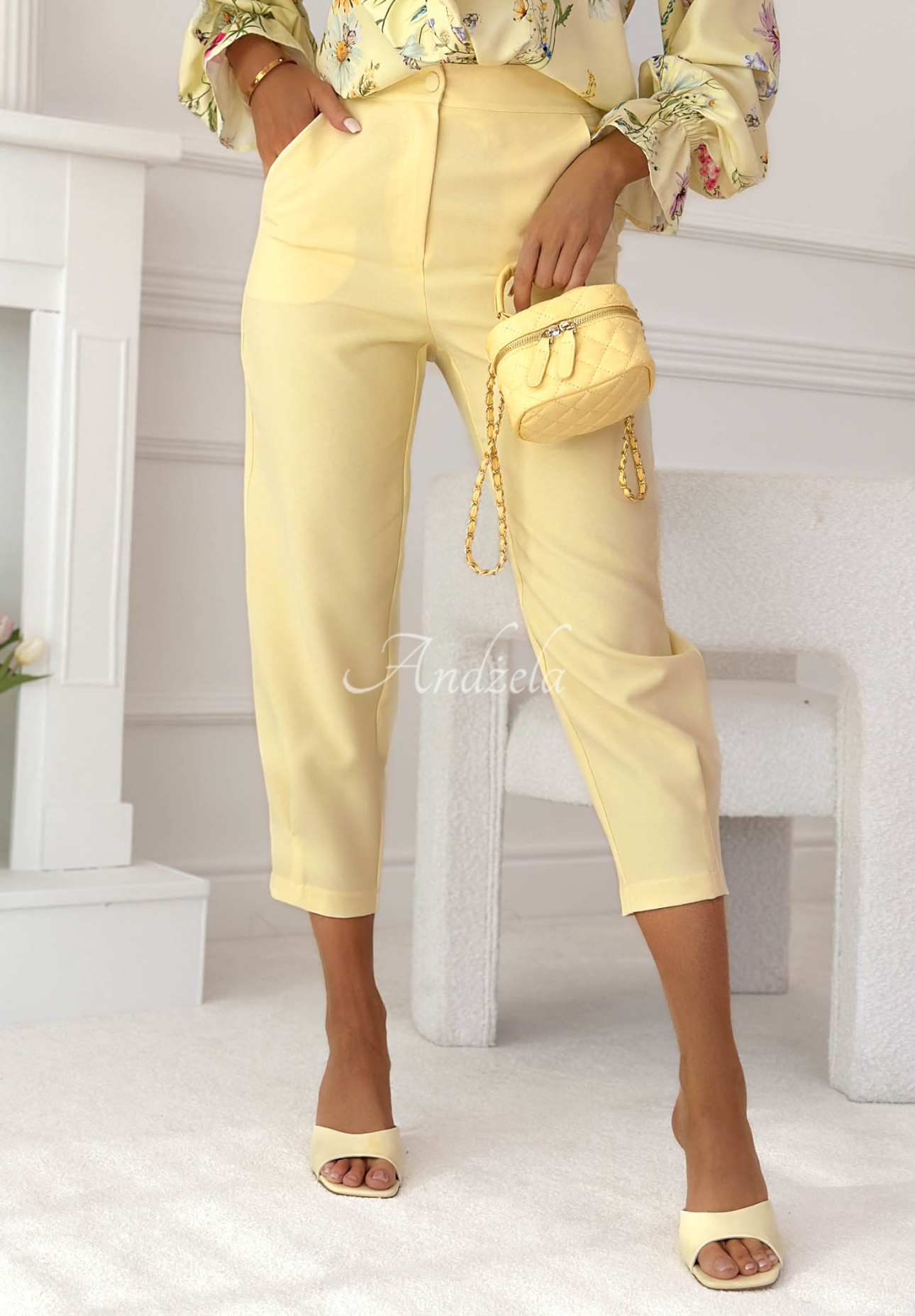 Elegant Laura yellow viscose cigarette pants