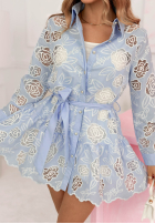 Krótki koronkowy Jumpsuit z paskiem Bianca Himmelblau
