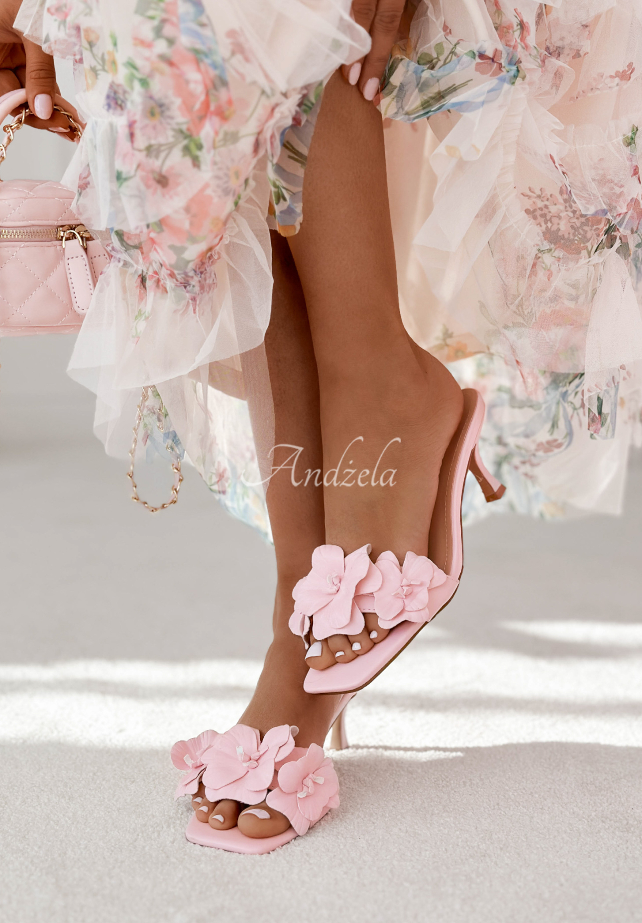 Ledersandalen mit Stilettoabsatz und Blumen Faina Puderrosa