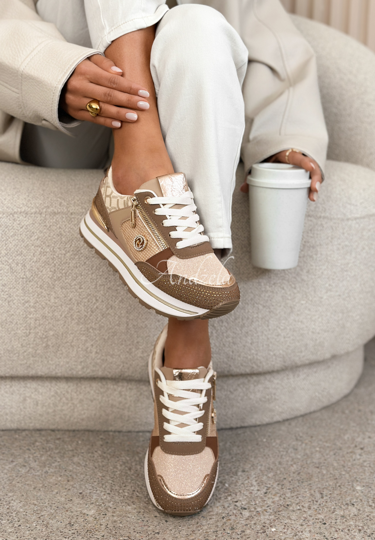 Sneakers mit Kristallen und Reißverschlüssen Lottie Beige
