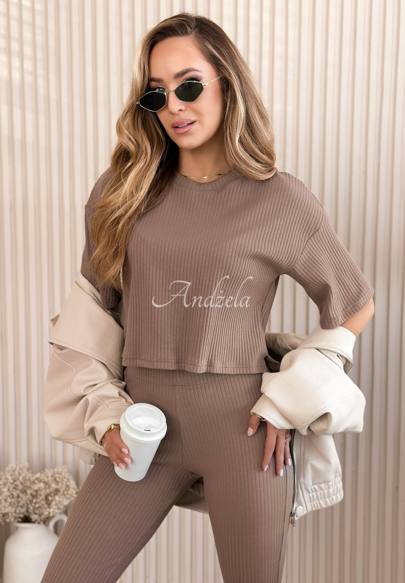 Kurzes geripptes Baumwoll-T-Shirt Marcella Schokoladenbraun