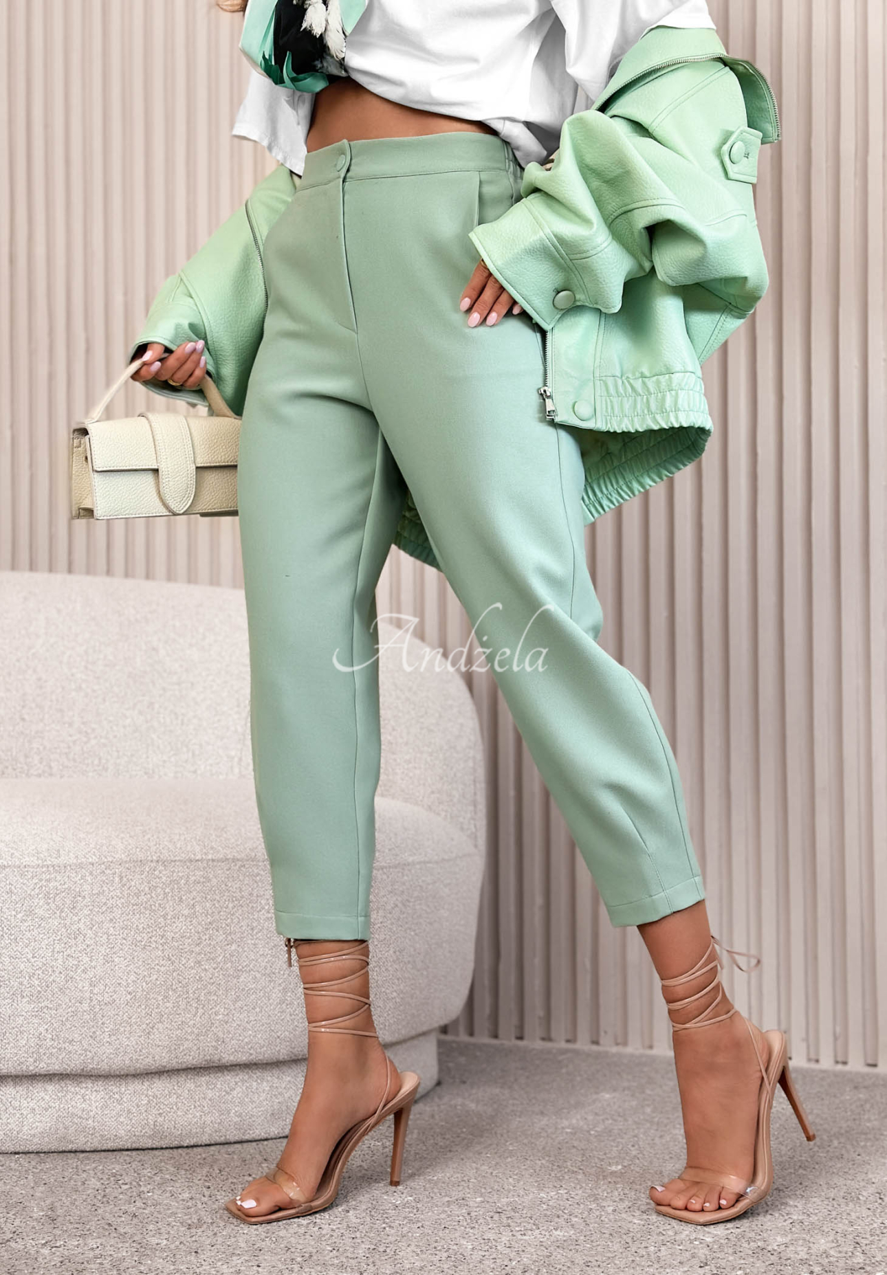 Elegant pistachio-colored viscose cigarette pants by Laura