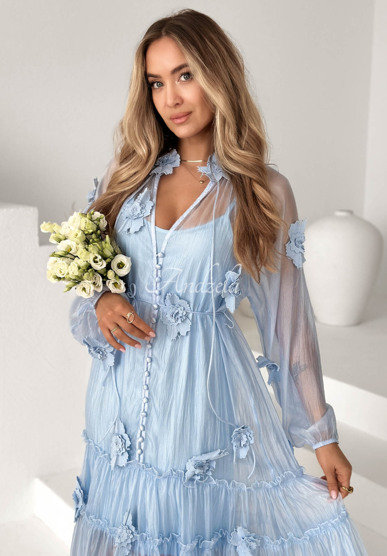 Midikleid aus Tencel mit Rüschen und Blumen Isenelle Himmelblau