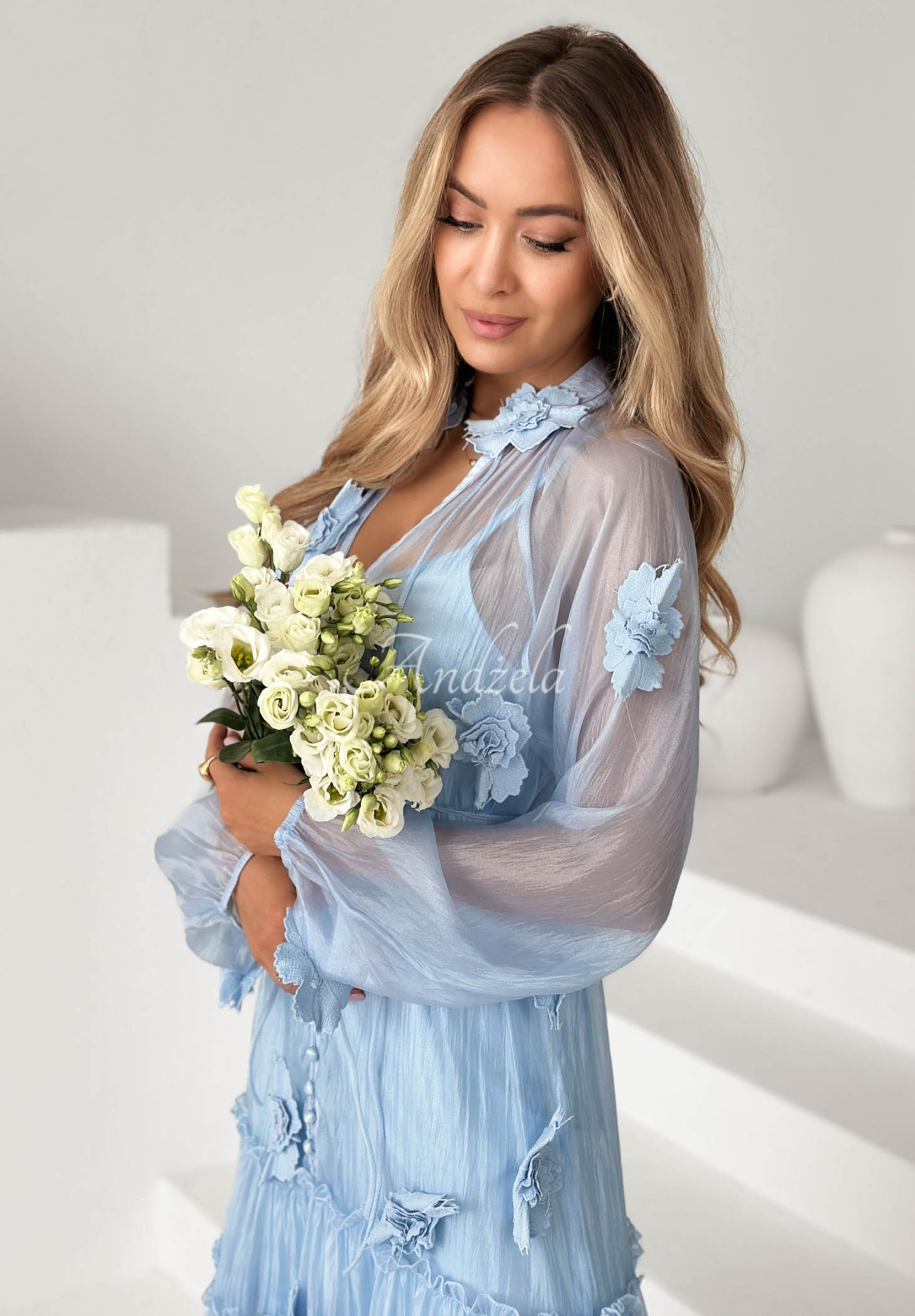 Midikleid aus Tencel mit Rüschen und Blumen Isenelle Himmelblau