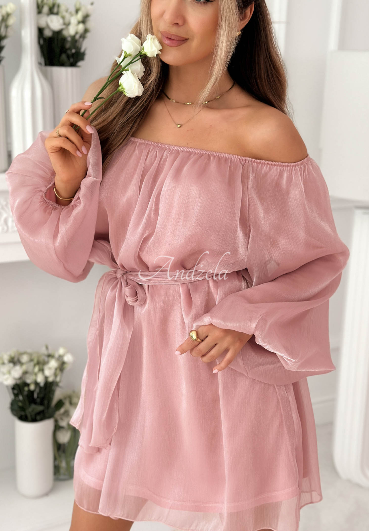 Chiffon Off-Shoulder-Kleid mit Puffärmeln Persephone Puderrosa