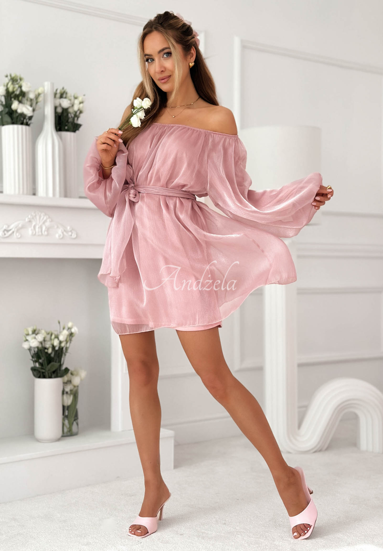 Chiffon Off-Shoulder-Kleid mit Puffärmeln Persephone Puderrosa