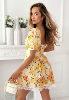 Kwiecista Kleid z bufkami i koronką Clementine Gelb
