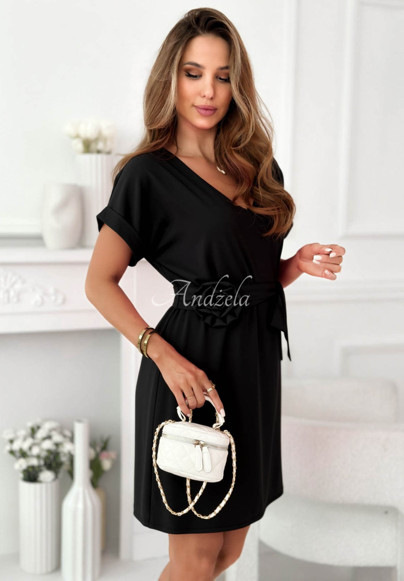 Mini-Kleid mit Blumenmuster und aus Viskose Petal Romance Schwarz