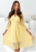 Koronkowa sukienka z marszczoną talią Good Moment żółta
