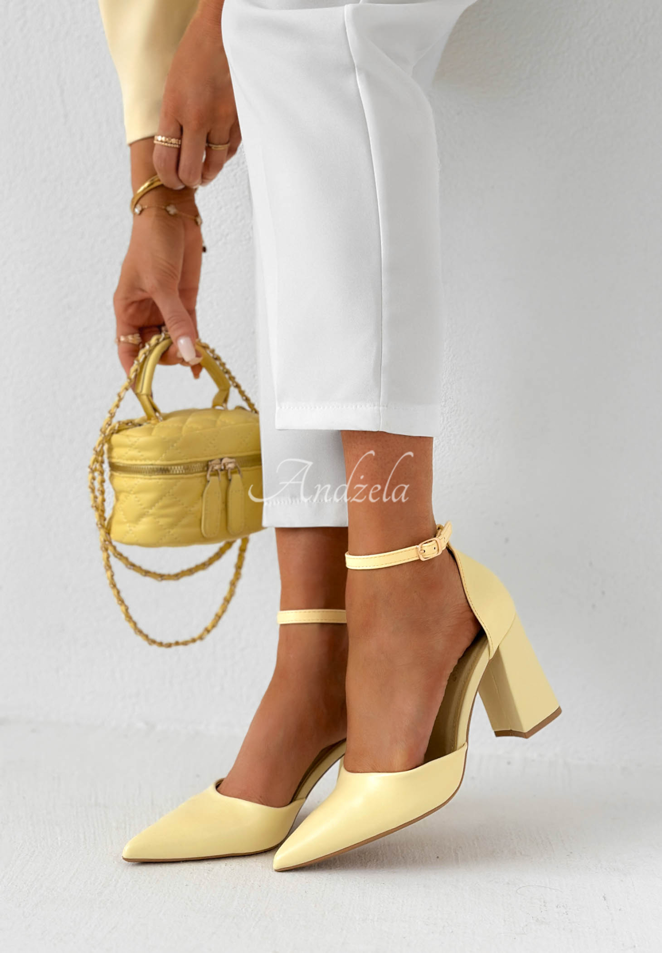 Ledersandalen mit Blockabsatz Nefertiti Gelb