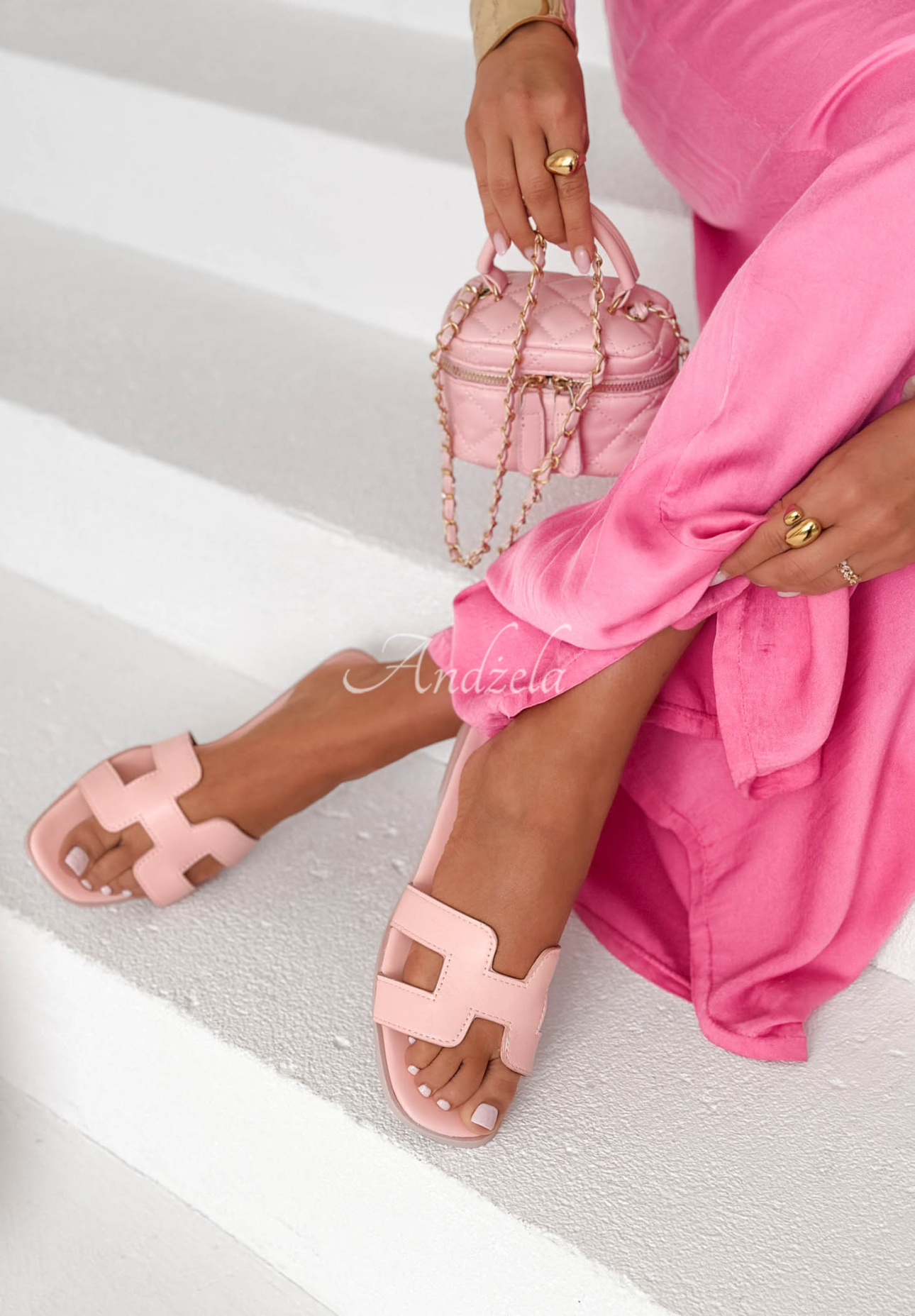 Ashley Leather Flip-Flops in Powder Pink