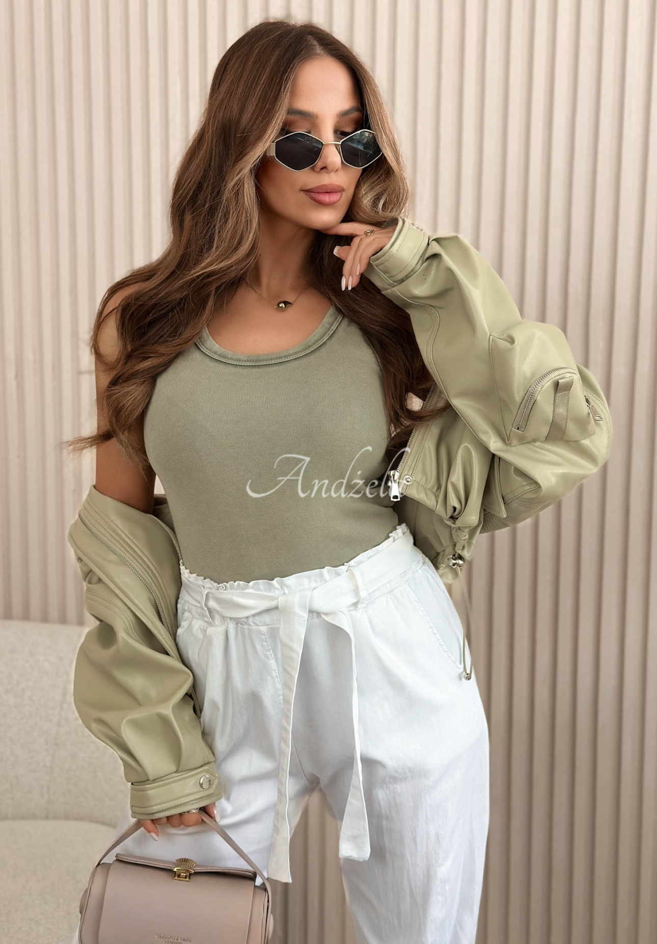 Baumwolltop mit Ausschnitt Sunny Palm Khaki
