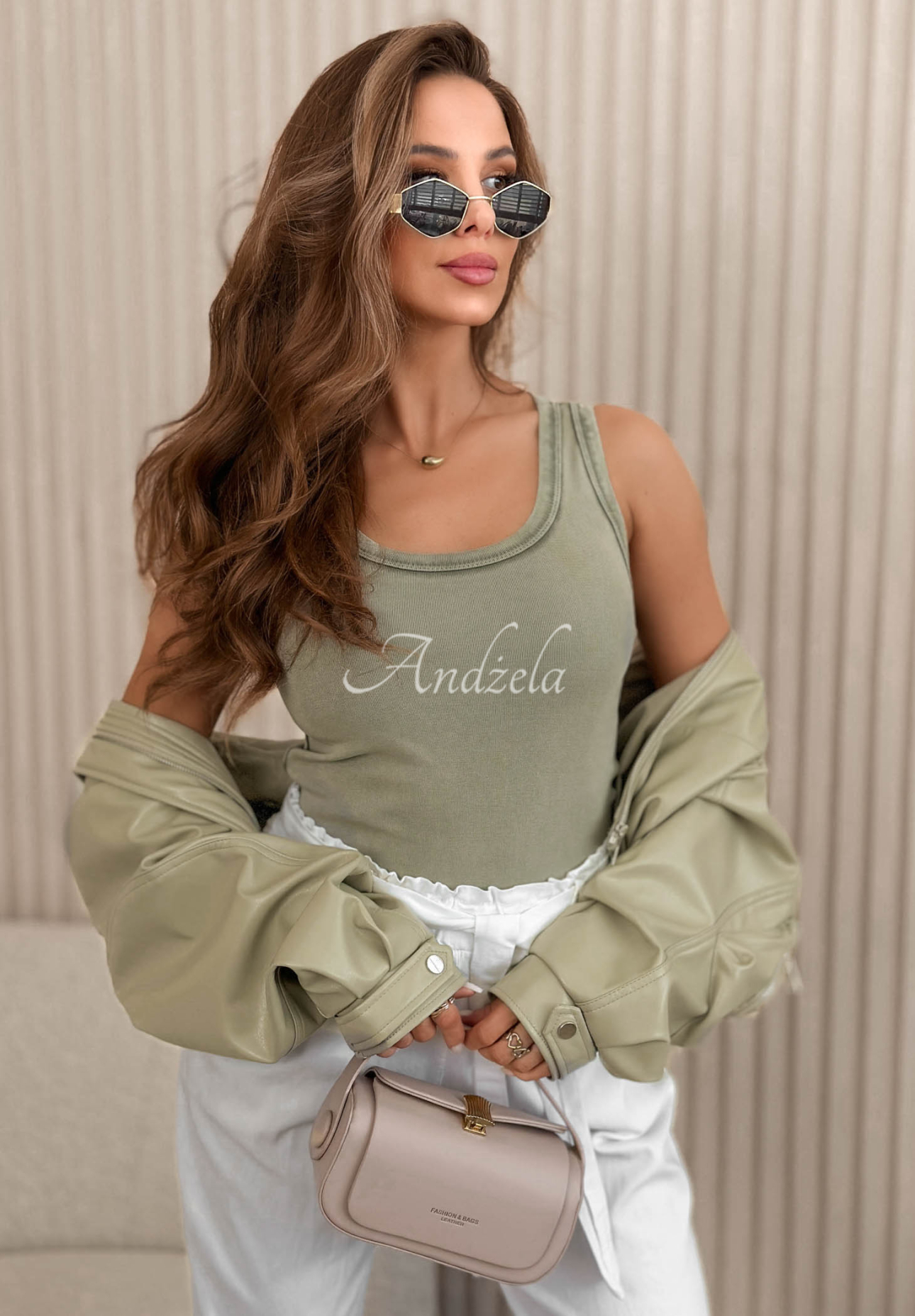 Baumwolltop mit Ausschnitt Sunny Palm Khaki