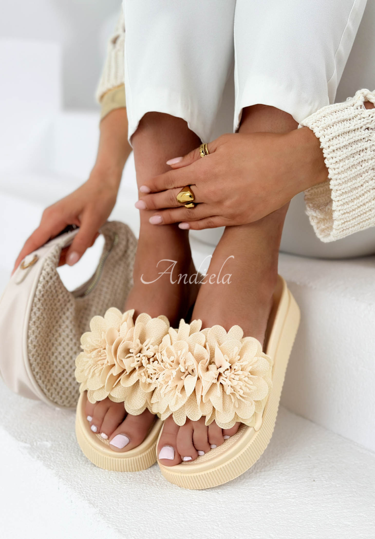 Plateau-Flip-Flops mit Blumen Larissa Beige
