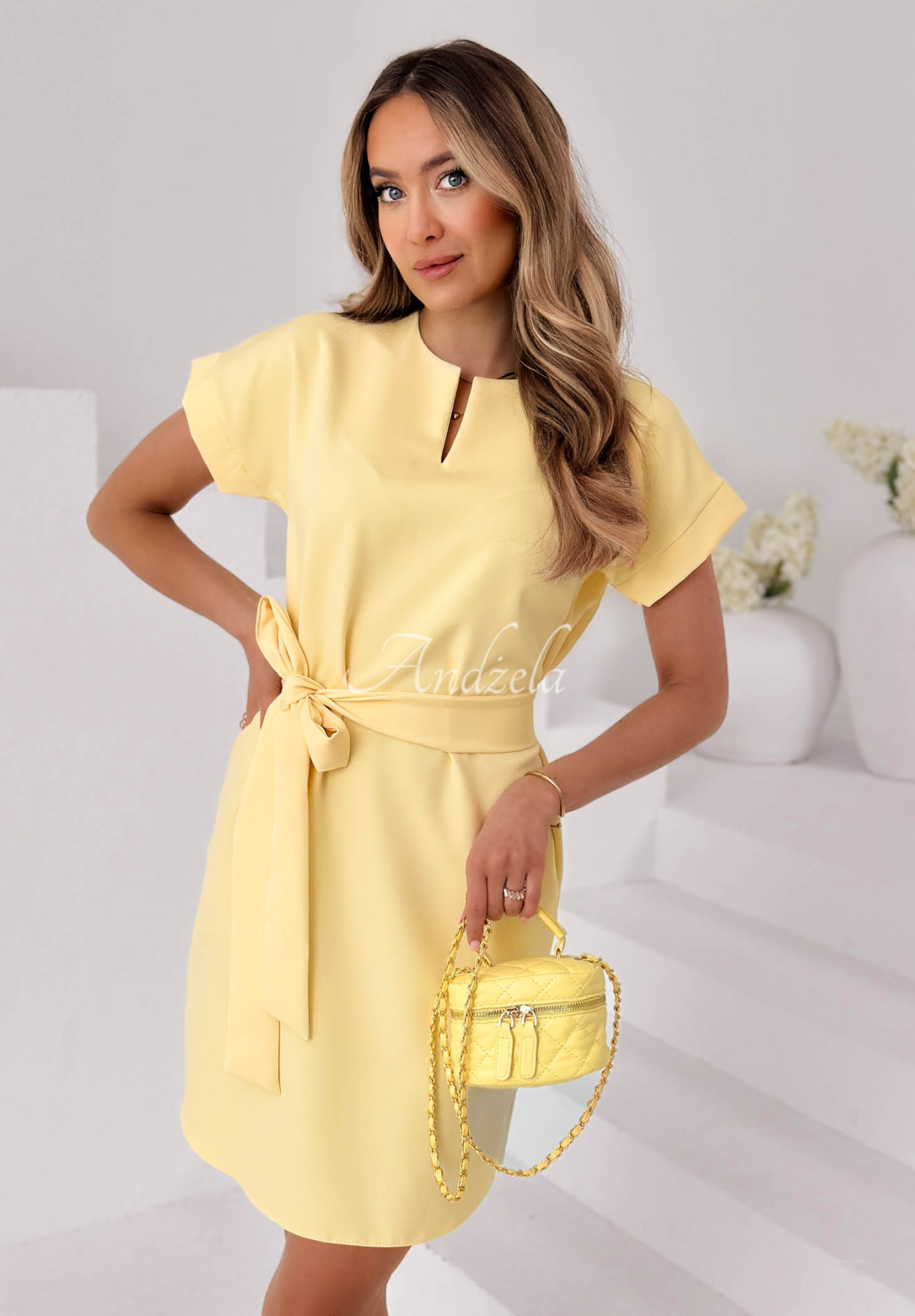 Ein elegantes Kleid mit Gürtel Simply Elegant Bananengelb