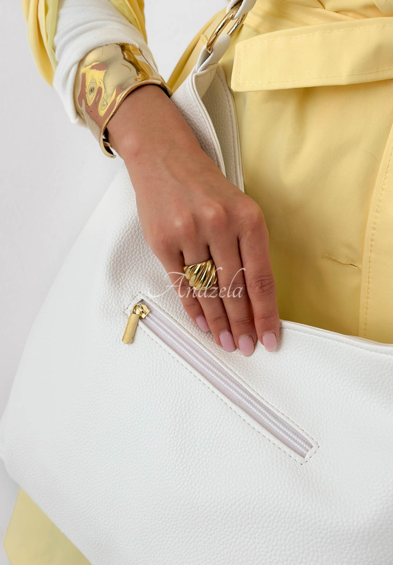 Lederhandtasche mit Schlüsselanhänger Arlette Ecru