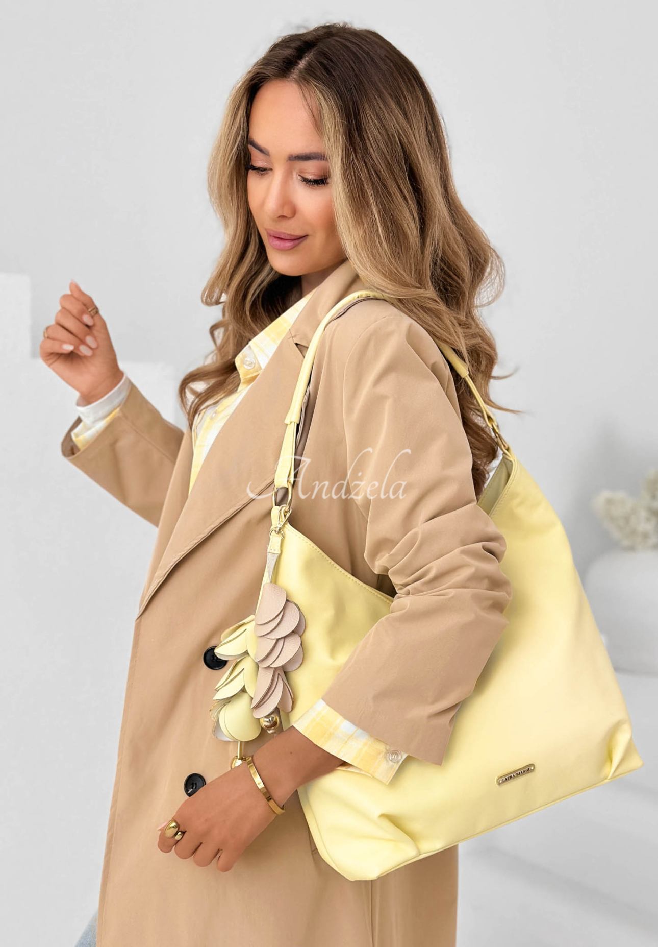 Lederhandtasche mit Schlüsselanhänger Arlette Gelb