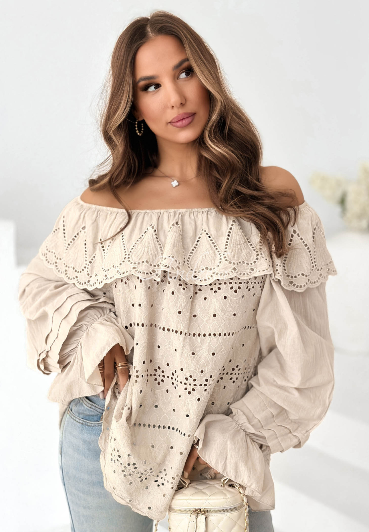 Durchbrochene Boho-Offshoulder Bluse aus Baumwolle Pretty Sunshine Beige