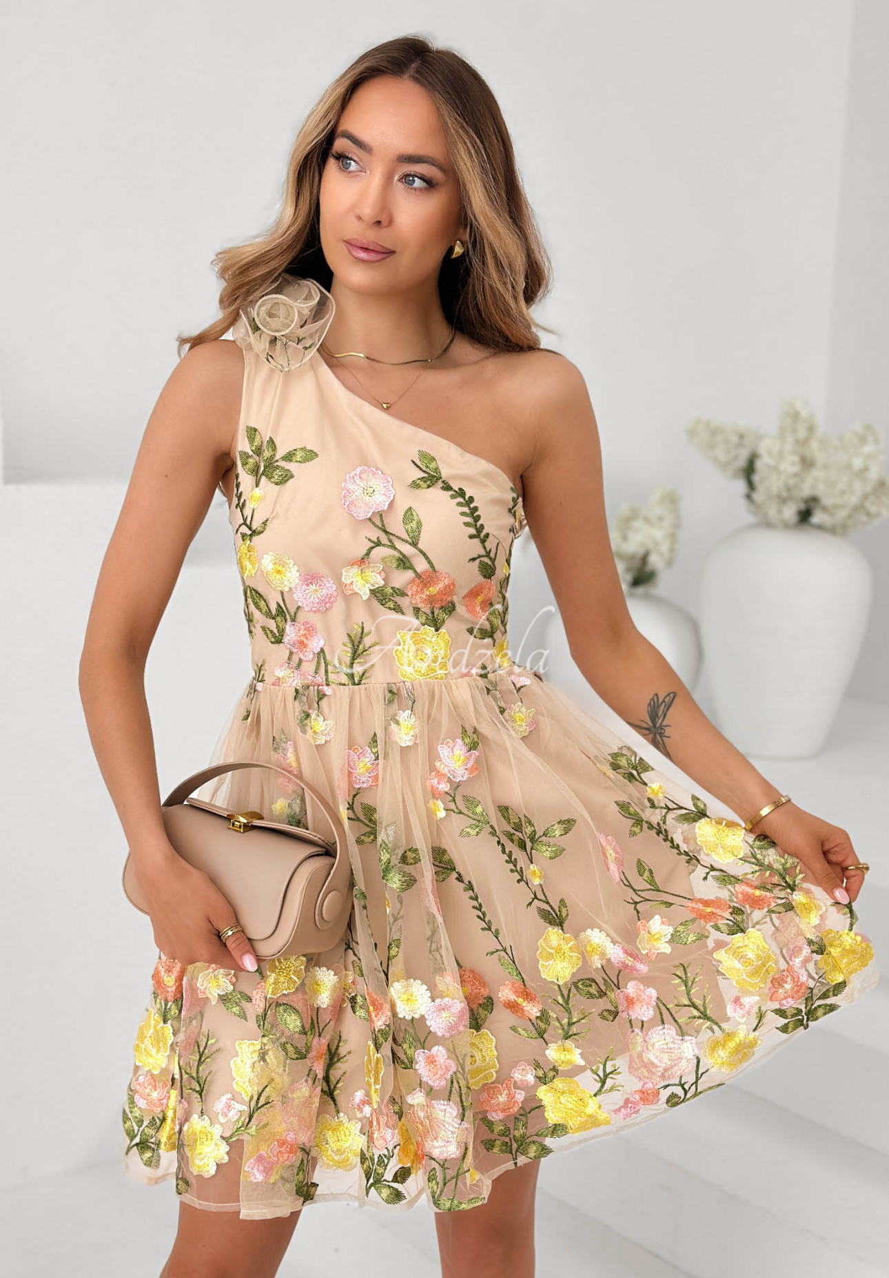Minikleid aus Tüll mit gestickten Blumen Grace Bloom Beige