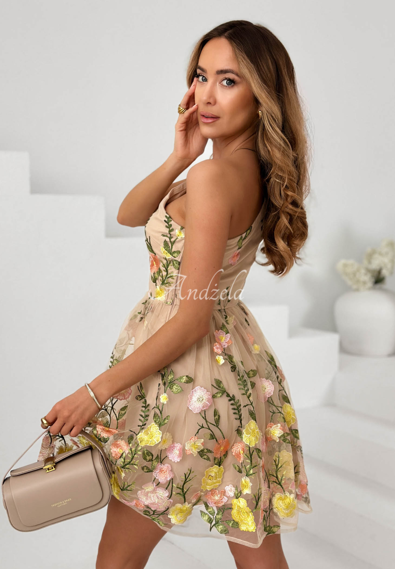 Minikleid aus Tüll mit gestickten Blumen Grace Bloom Beige