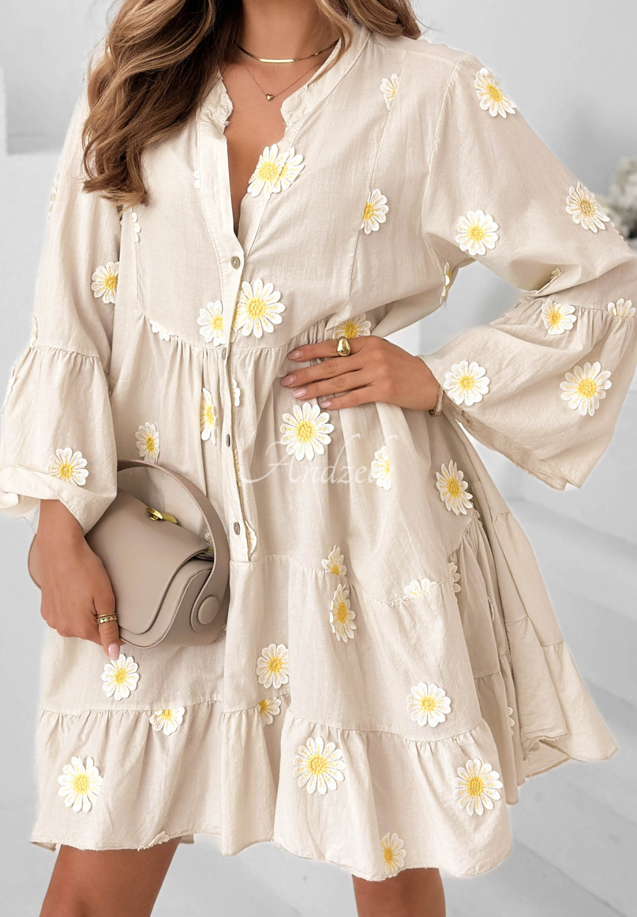 Baumwollkleid mit Rüschen und Blumenapplikationen Cute Daisy Beige