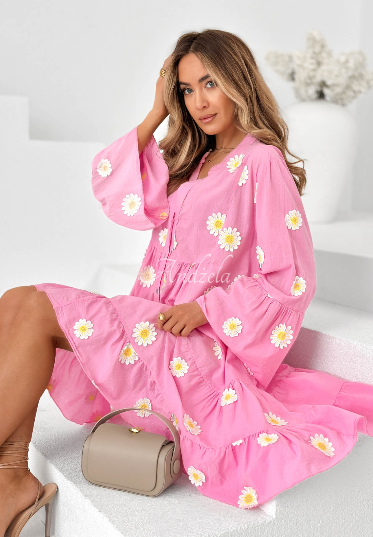 Baumwollkleid mit Rüschen und Blumenapplikationen Cute Daisy Rosa