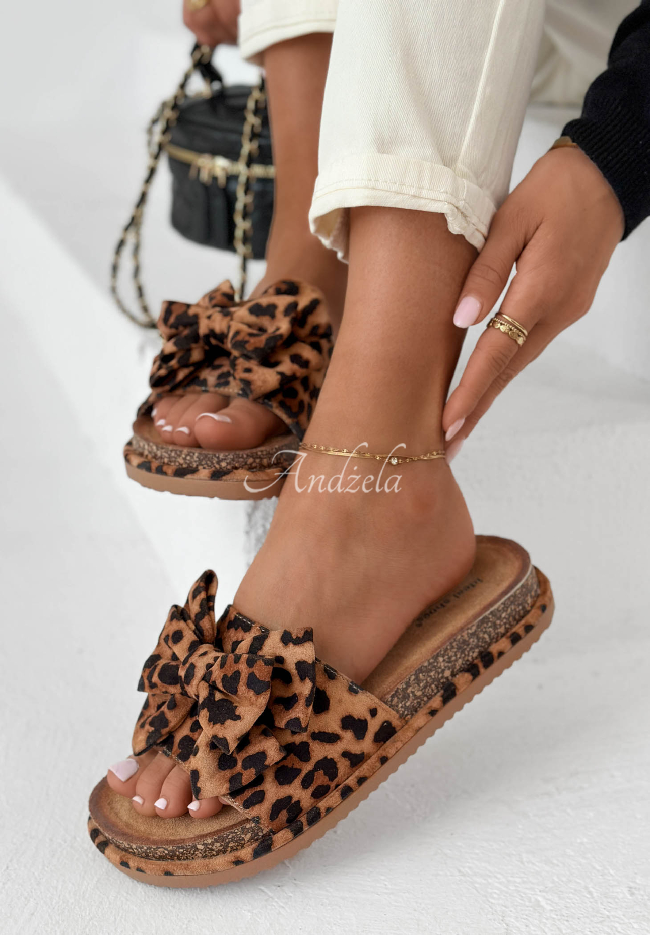 Flip-Flops mit Leopardenmuster und Schleife IsmeraldaCamel