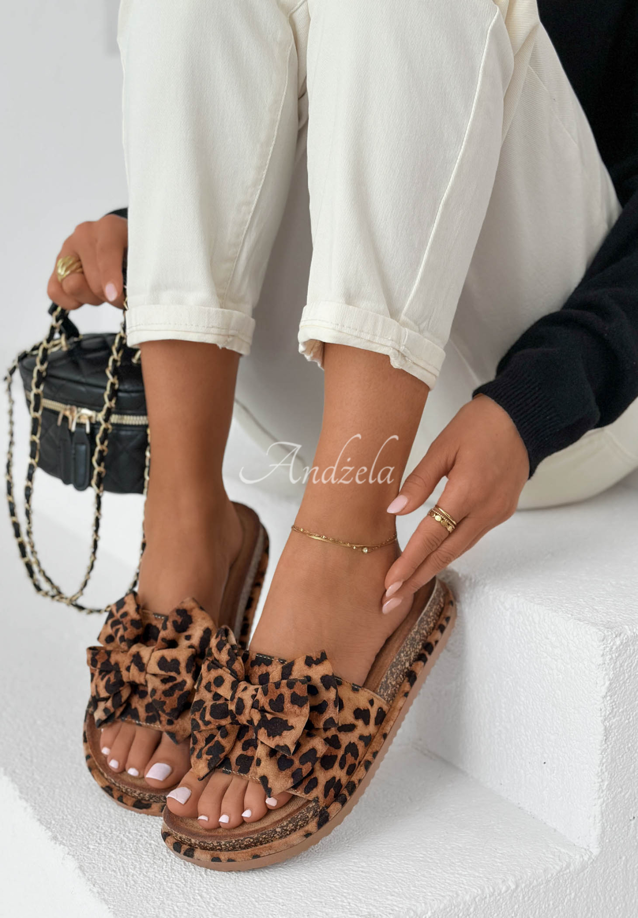 Flip-Flops mit Leopardenmuster und Schleife IsmeraldaCamel