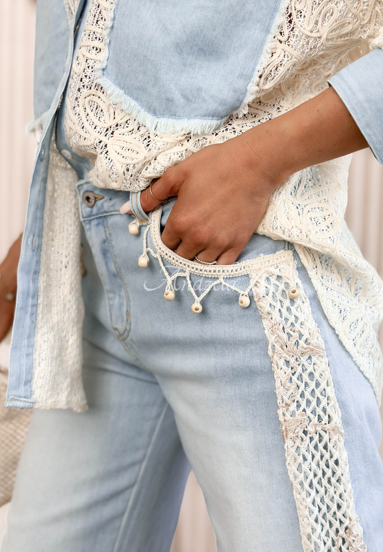 Jeanshose im Mom-Fit mit Spitze Seaside Dream Hellblau