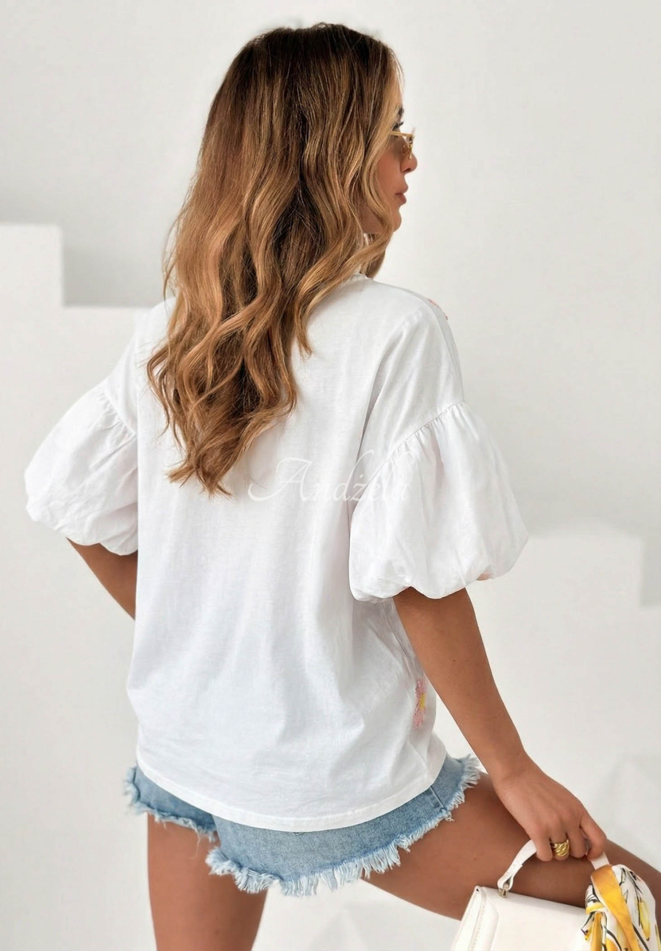 Baumwollbluse mit Puffärmeln und gestickten Blumen Sweet Daisy Weiß