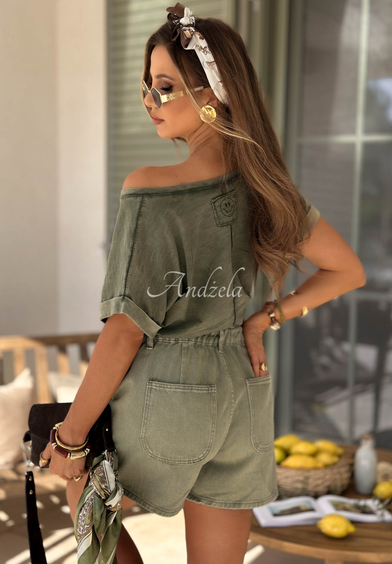 T-Shirt mit Ausschnitt Your Own Life Khaki