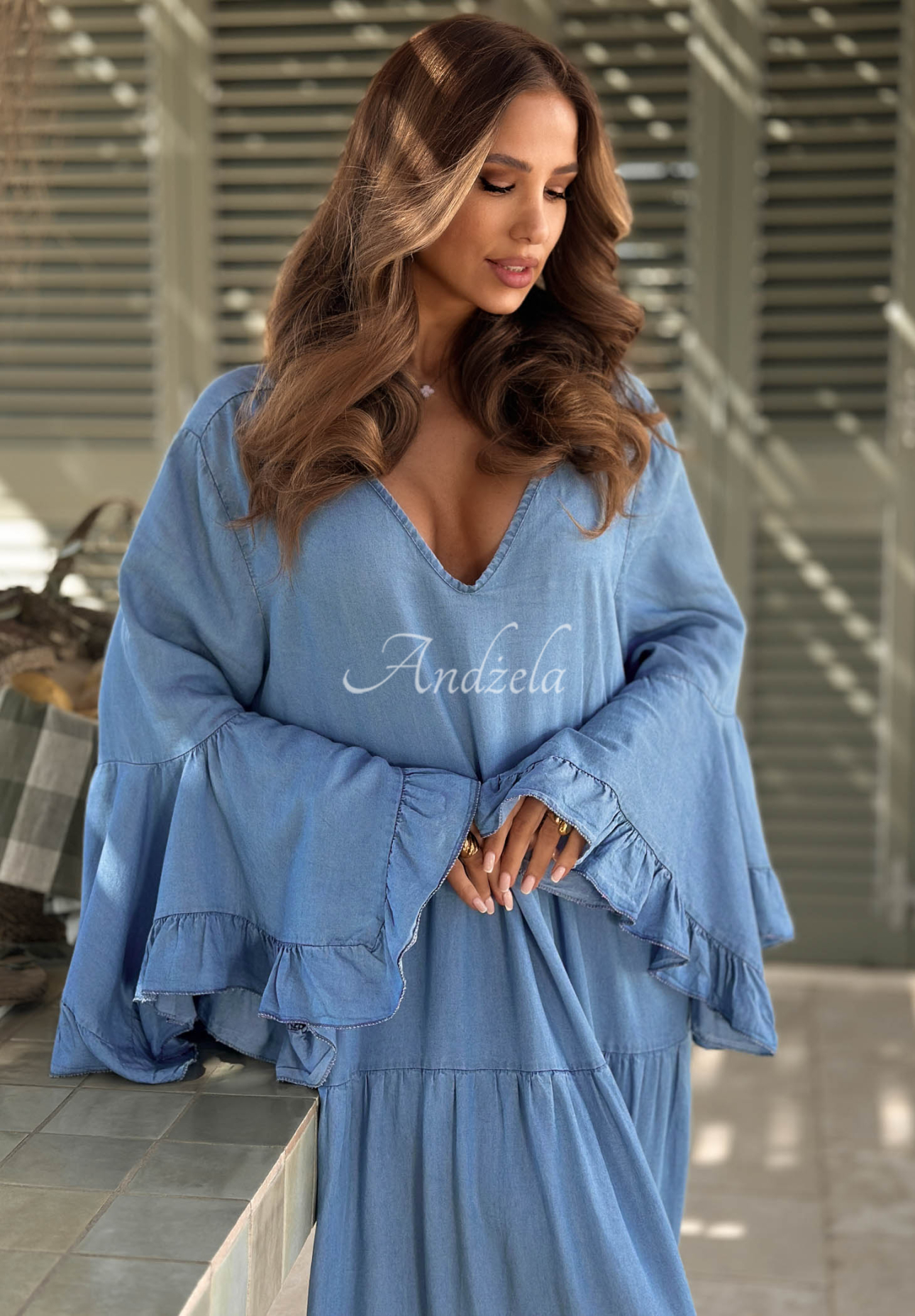Lyocell-Kleid mit weiten Ärmeln und Rüschen Italian Sky Blau