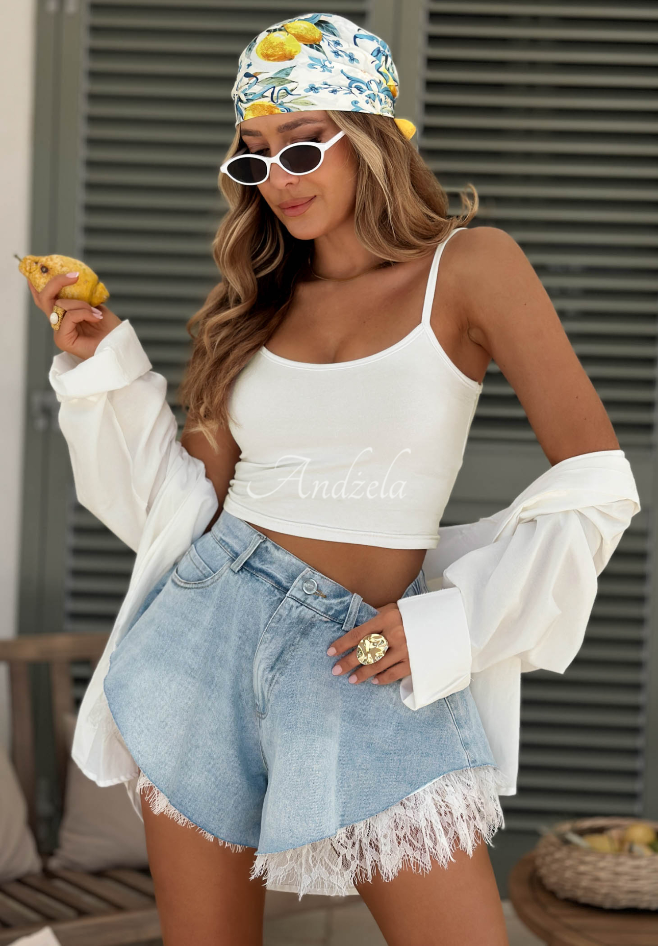 Jeansshorts mit Spitze Palm Sugar Hellblau