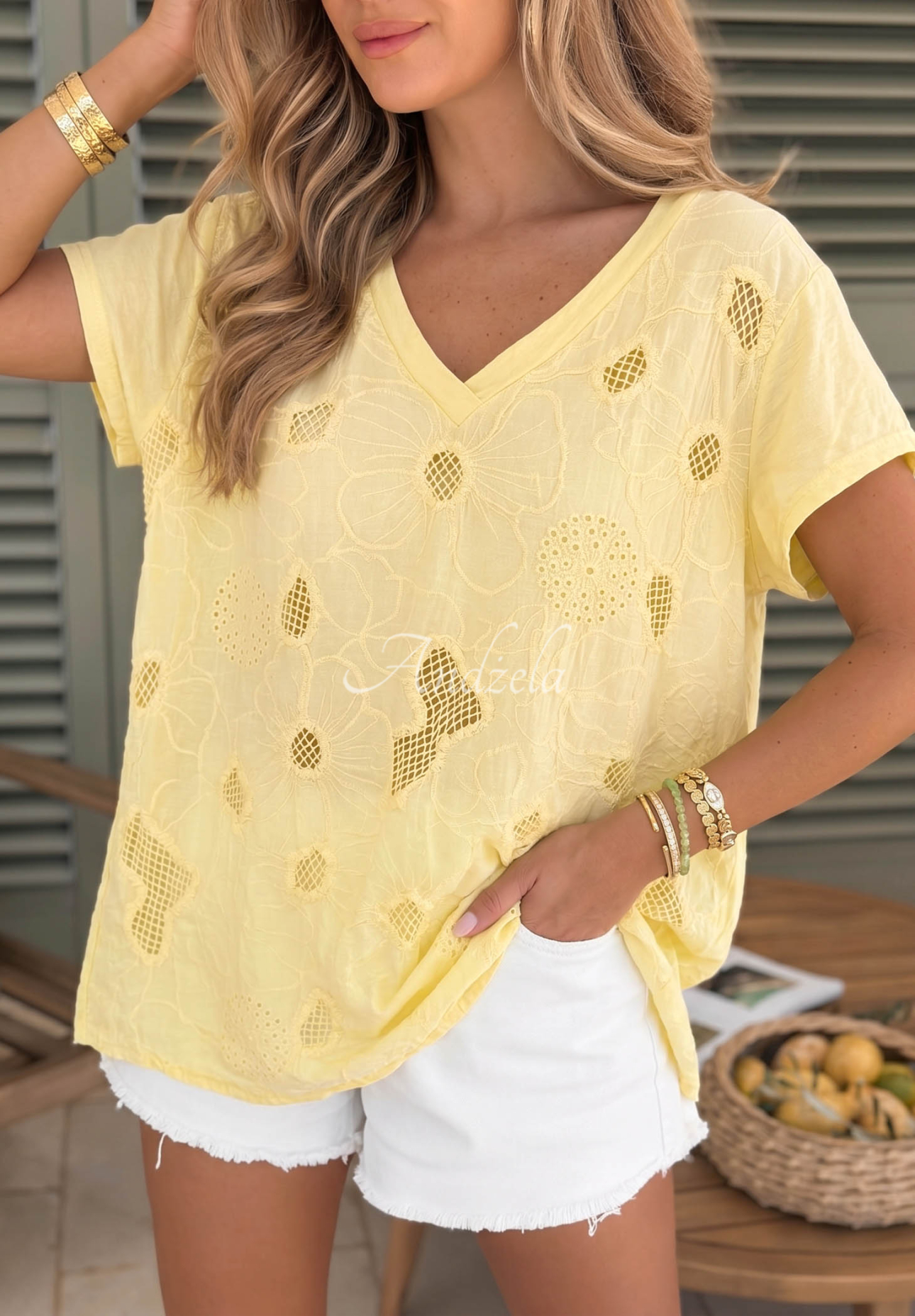 Durchbrochenes Baumwoll-T-Shirt mit Ausschnitt Sol Riviera Gelb