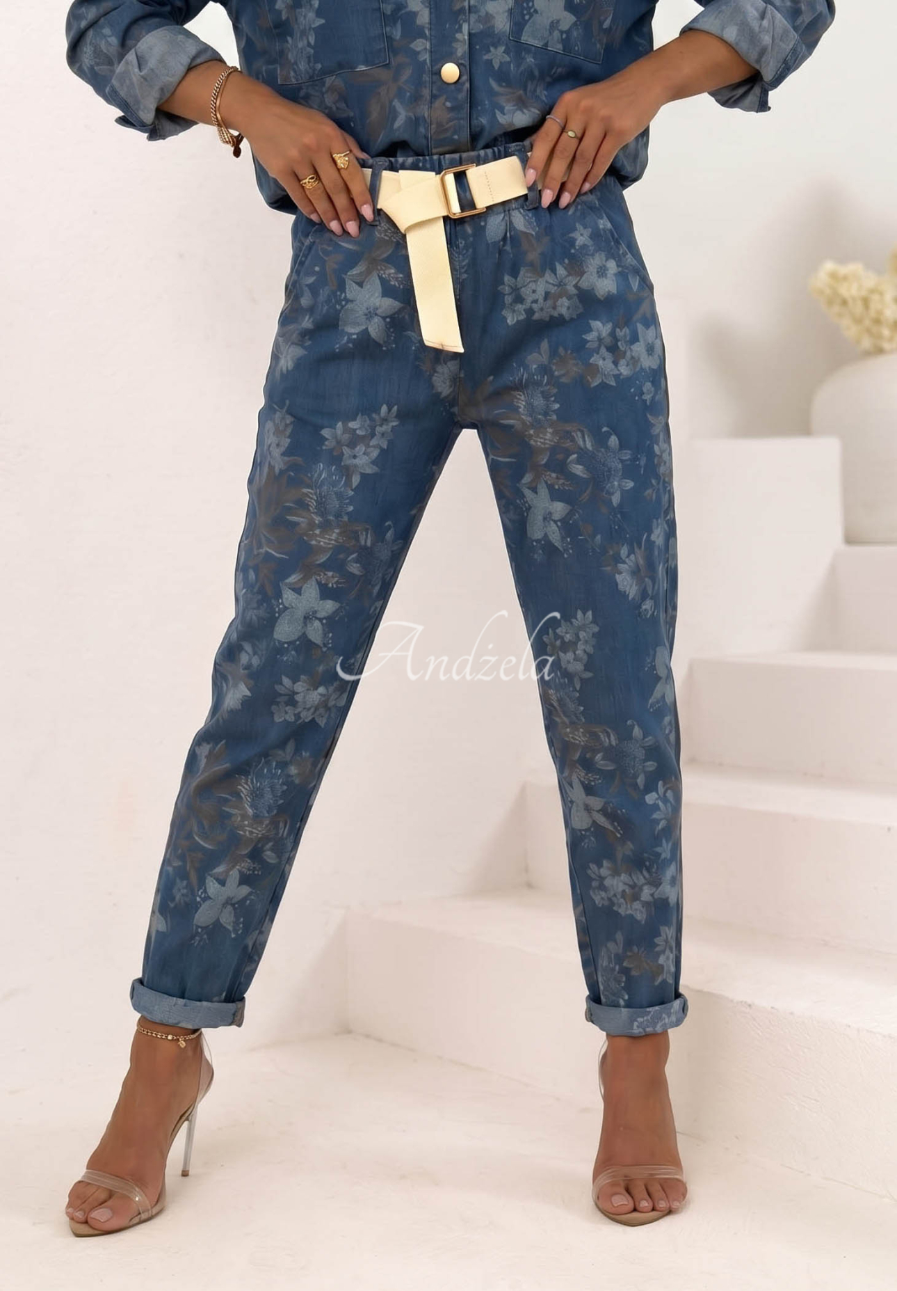 Mom-Fit-Hose mit Blumenmuster Positano Bloom dunkelblau