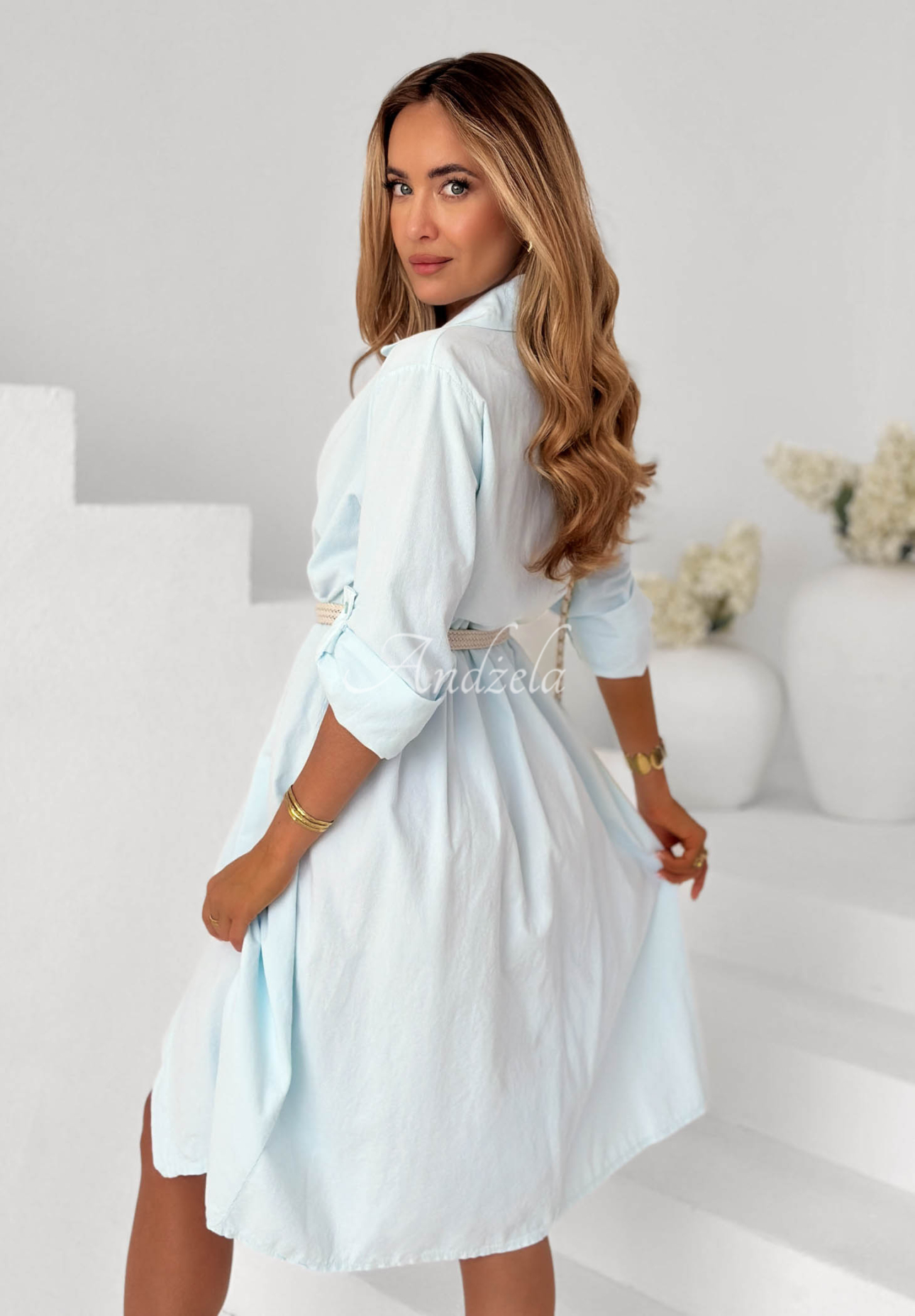 Ein Baumwollkleid im Hemdstil aus Cord Pure Moment Himmelblau