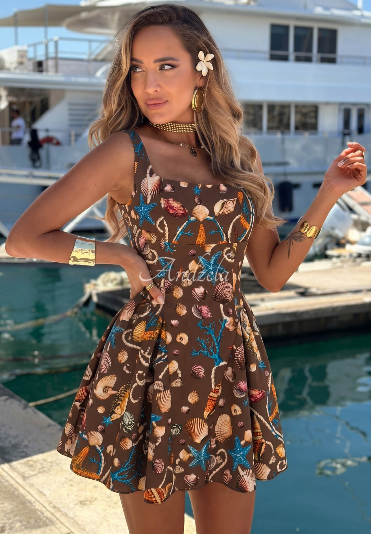 Gemustertes Minikleid mit Trägern Shellsea Schokoladenbraun