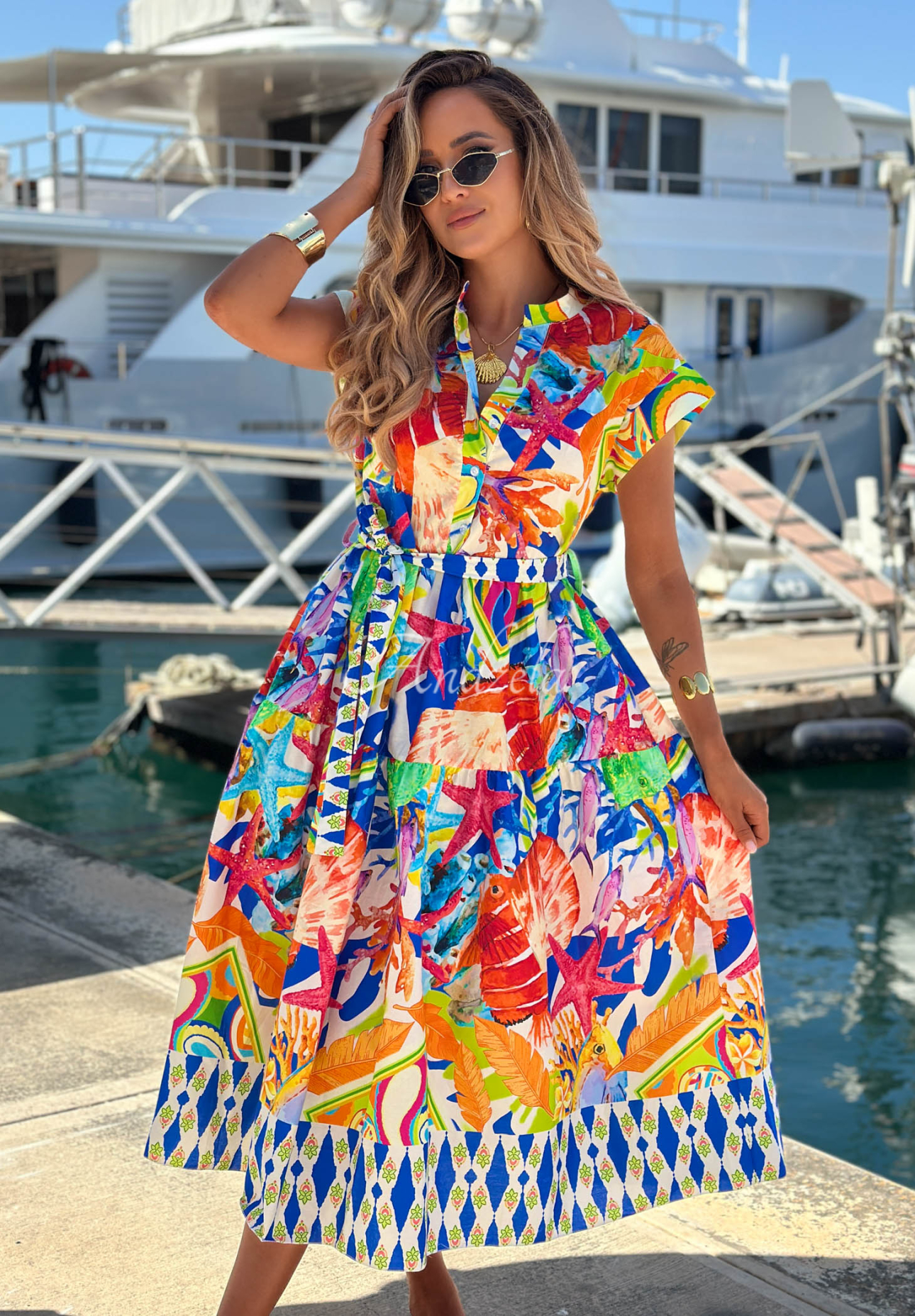 Gemustertes Midi-Kleid aus Baumwolle mit Gürtel Undersea Life dunkelblau-orange