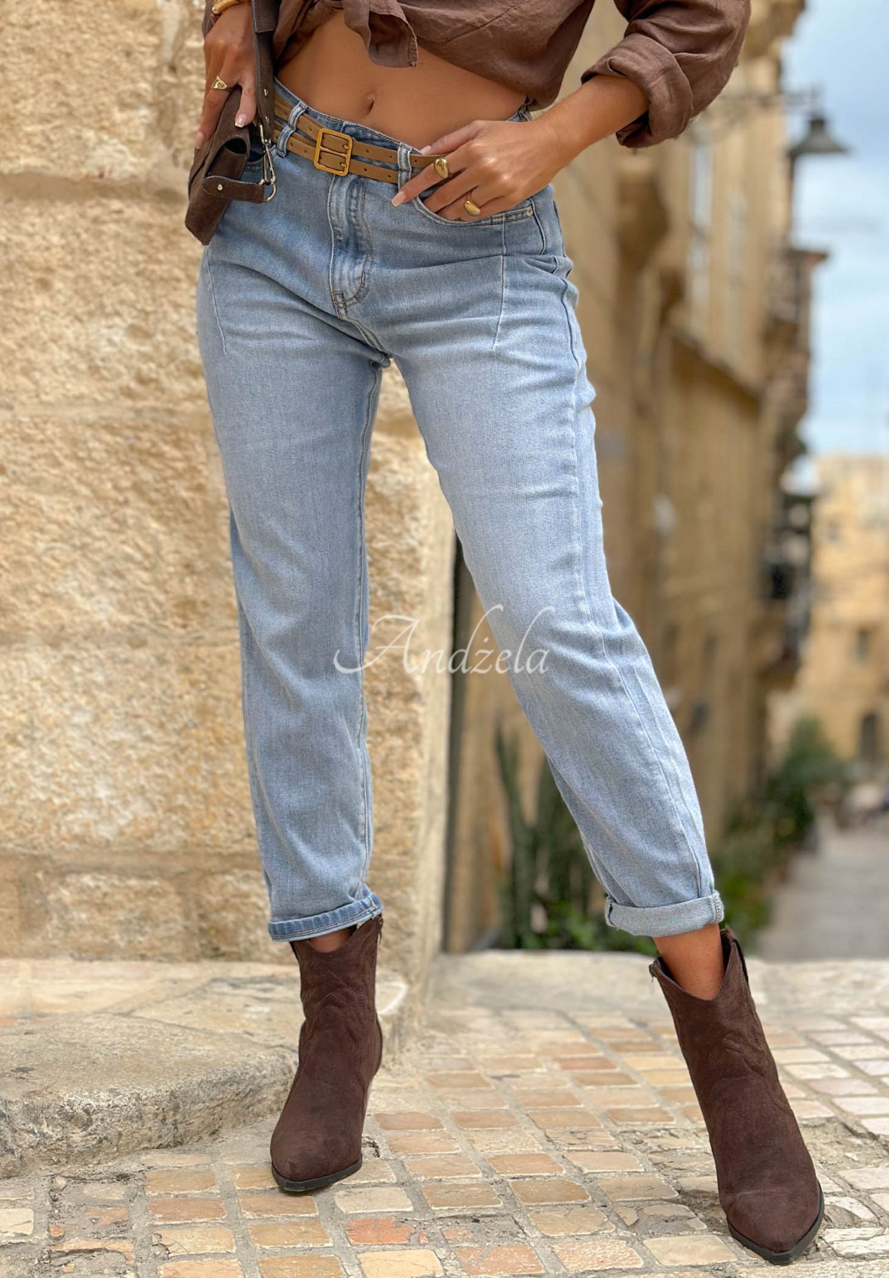 Mom-Jeans mit Gürtel Denim Touch Blau