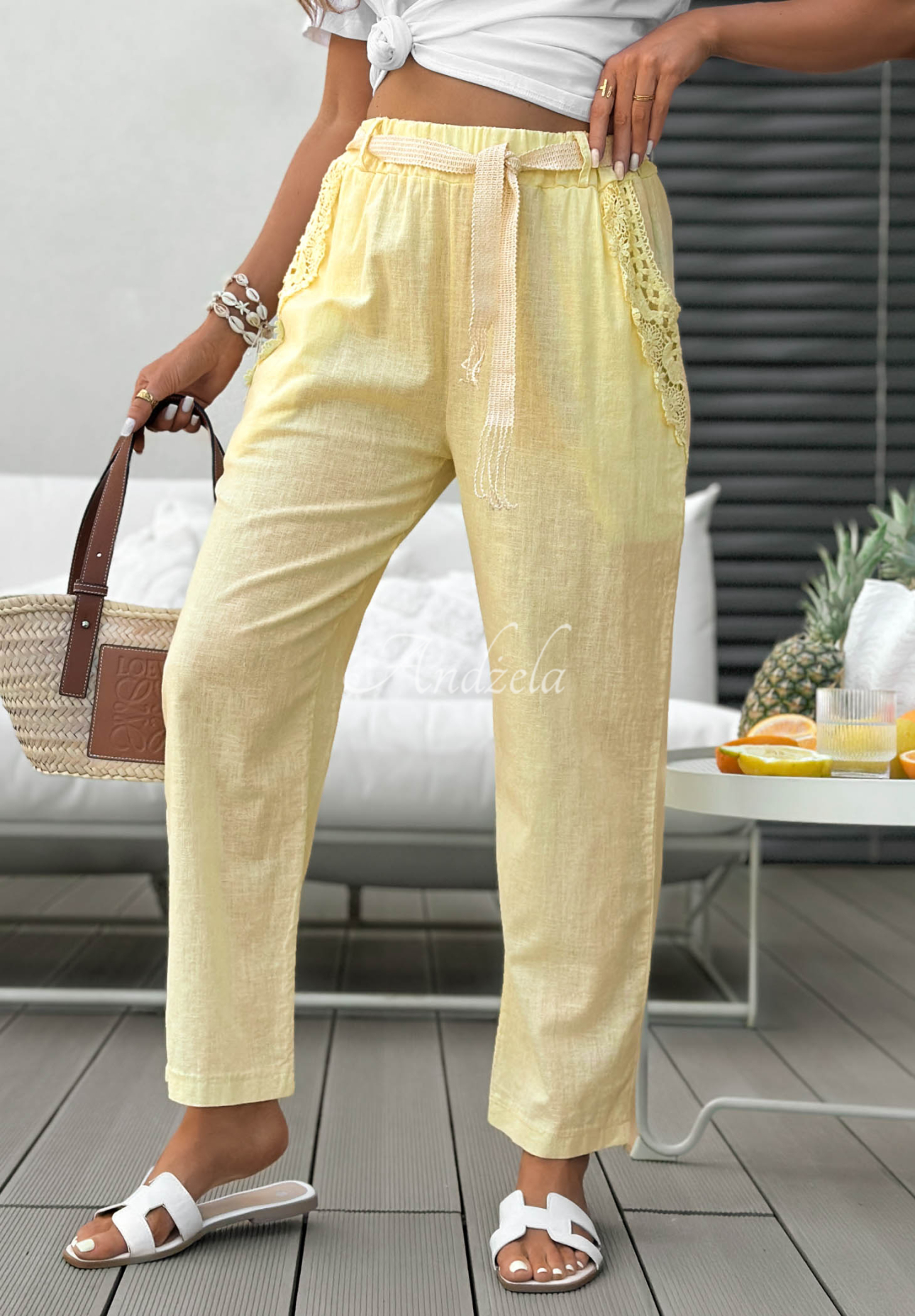 Leinenhose Mom-Fit mit Gürtel und Spitze Flora Villa Gelb