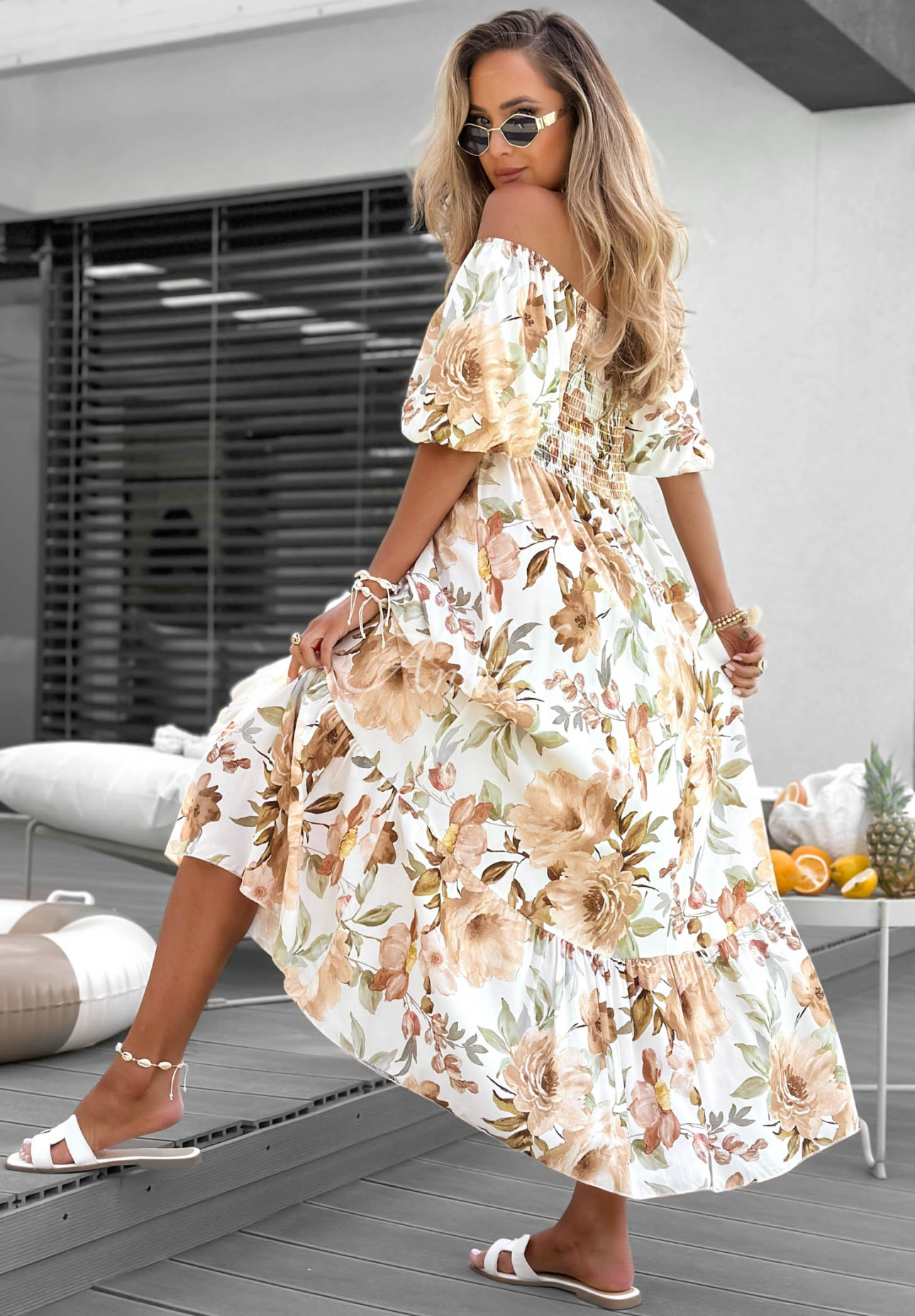 Offshoulder Maxikleid aus Viskose mit Blumenmuster und Rüschen Fiore Sole Beige