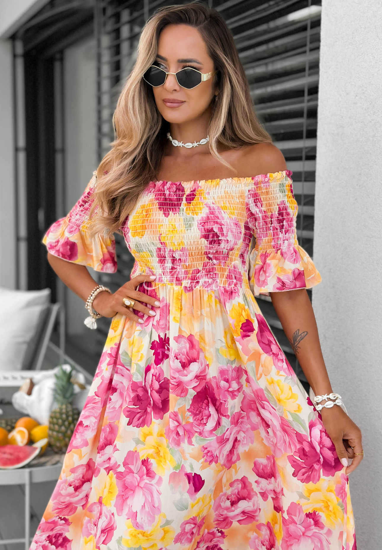 Offshoulder-Maxikleid aus Viskose mit Blumenmuster und Rüschen Bloom Coast orange-rosa