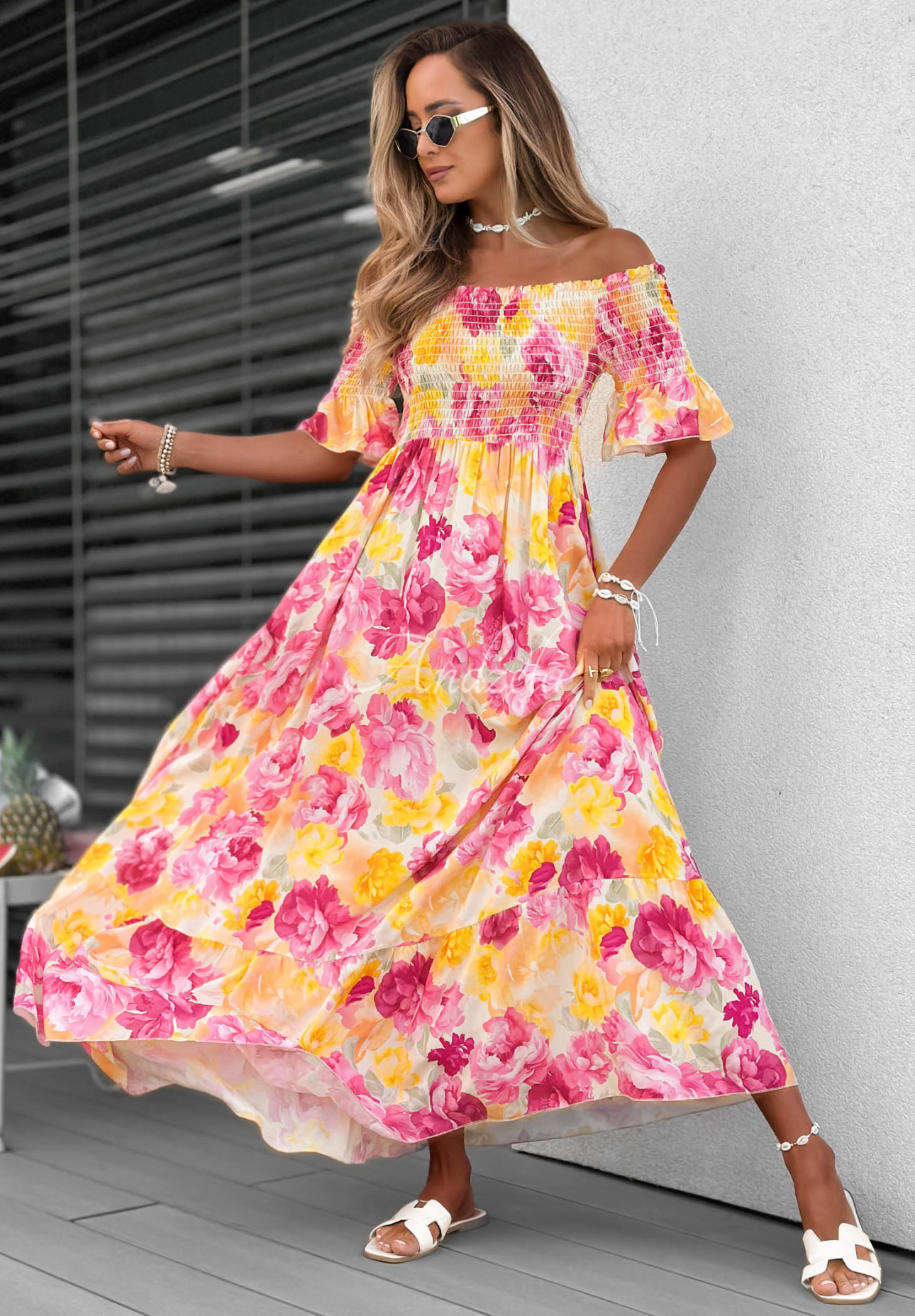 Offshoulder-Maxikleid aus Viskose mit Blumenmuster und Rüschen Bloom Coast orange-rosa