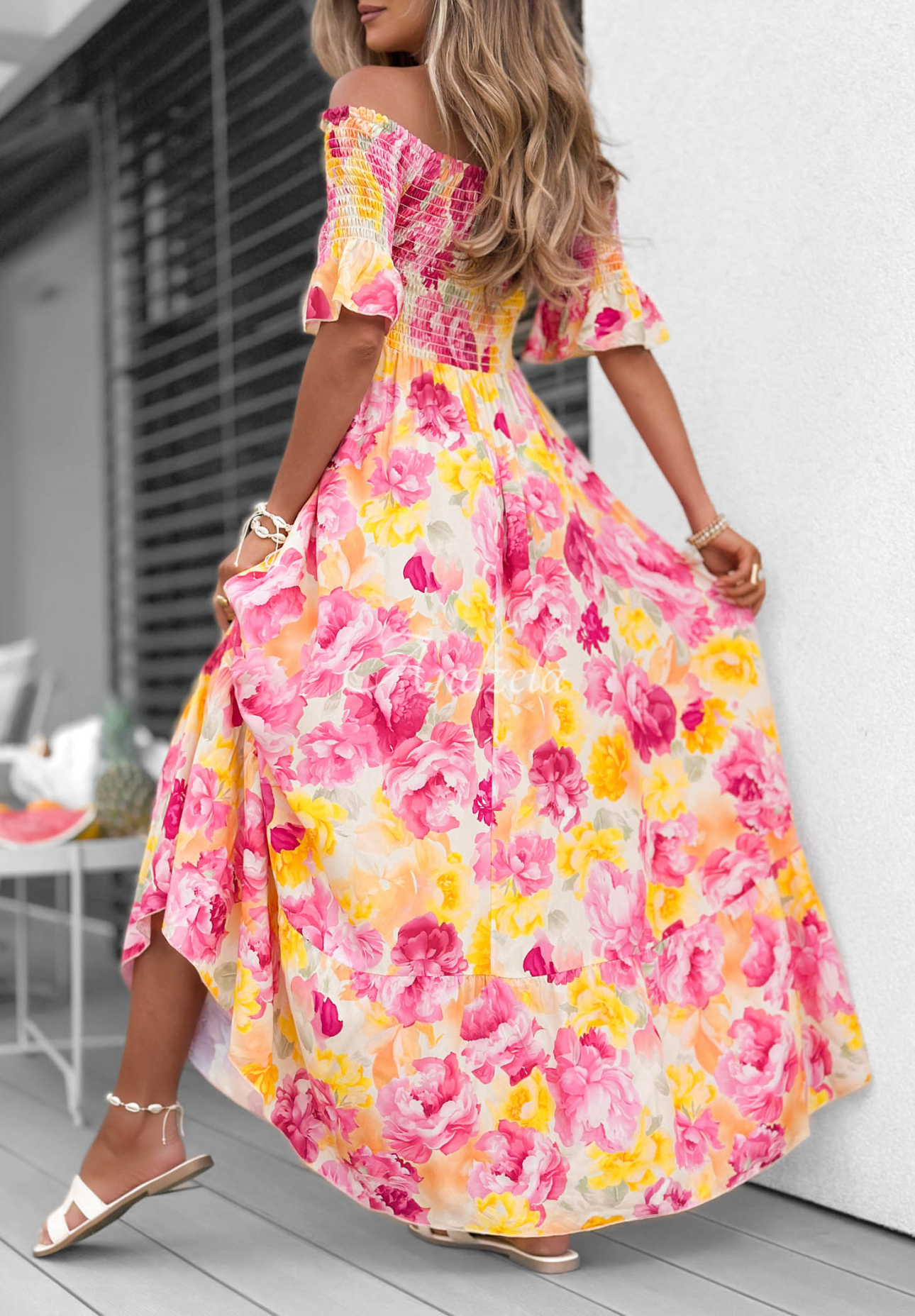 Offshoulder-Maxikleid aus Viskose mit Blumenmuster und Rüschen Bloom Coast orange-rosa