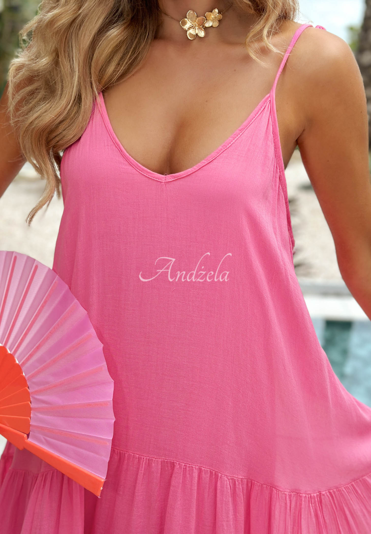 Luftiges Baumwollkleid mit Trägern und Rüschen Hot Waves Rosa
