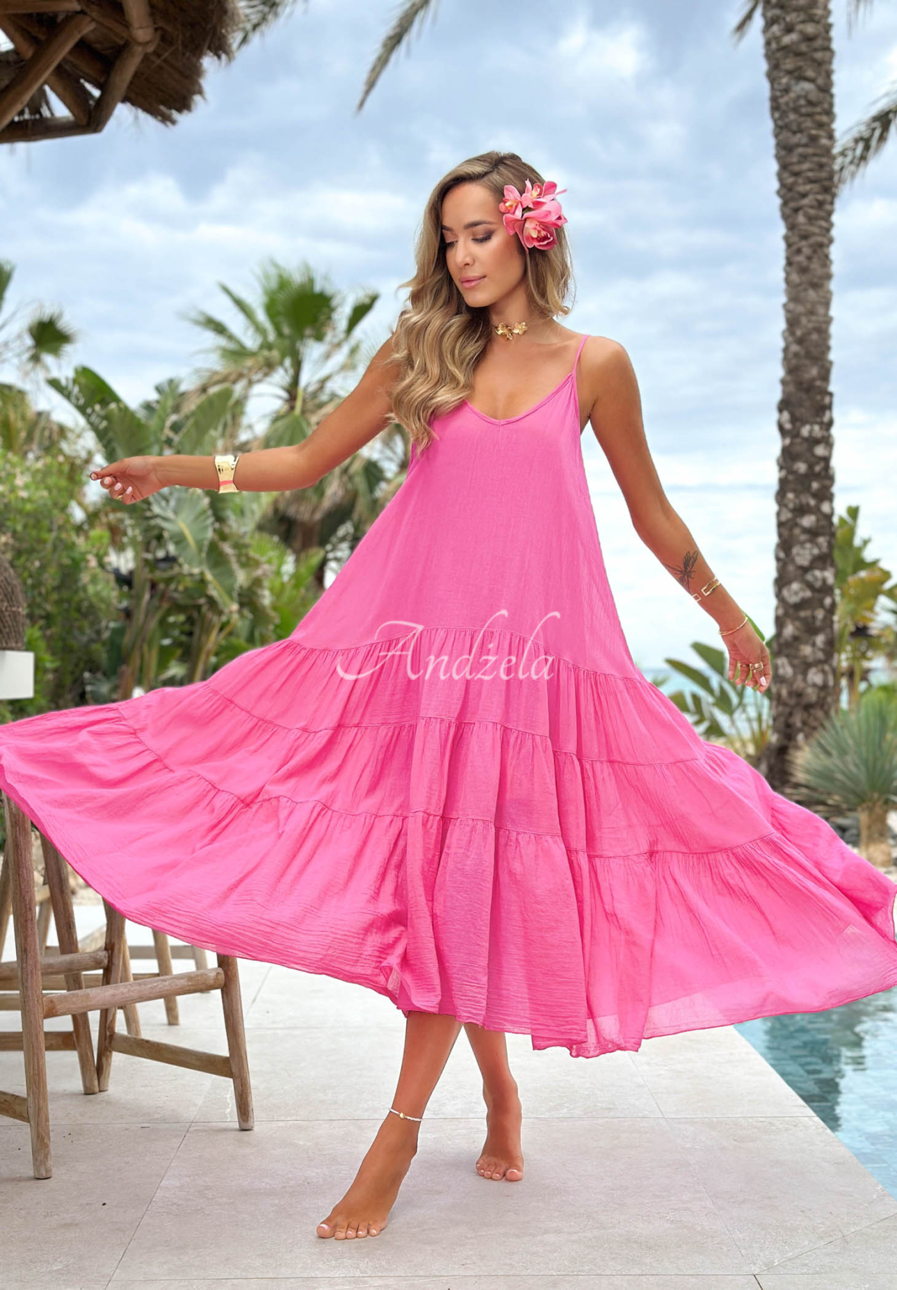 Luftiges Baumwollkleid mit Trägern und Rüschen Hot Waves Rosa